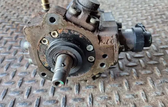 Peugeot 206 Fuel injection high pressure pump 0445010102 9656300380