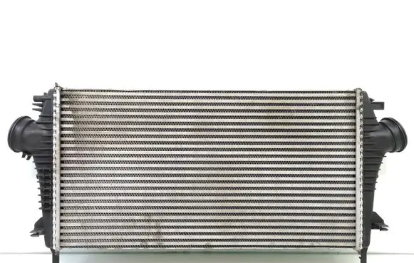 Opel Insignia A Intercooler radiator 13241751 P1831002