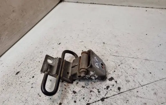 Volkswagen Touran I Front door lower hinge 1T0831412A