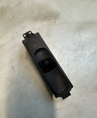 Mercedes-Benz Vito Viano W639 Quarter vent window switch 312