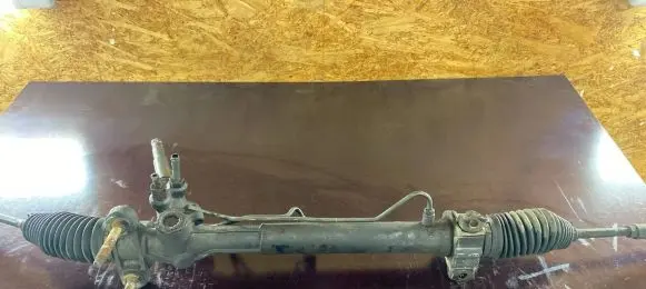Toyota Yaris Steering rack 81106266