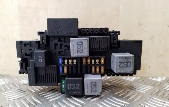 Mercedes-Benz C W205 Fuse module A2229063701