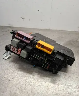 Mercedes-Benz E W212 Fuse module 5DK00962056 2129003702 2129026601