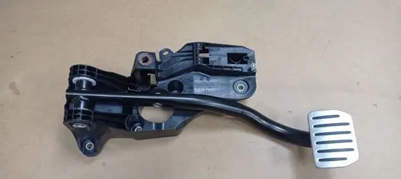 Tesla Model Y Brake pedal 762135156907 762326157601