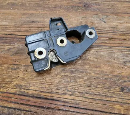 BMW 7 E32 Tailgate/trunk/boot lock/catch/latch 1957996