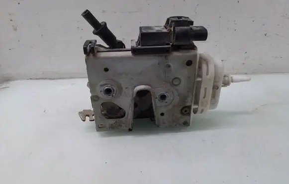 Audi A4 S4 B5 8D Front door lock