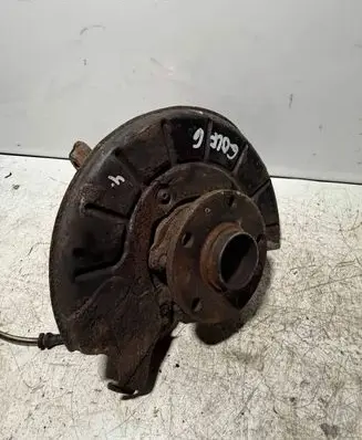 Volkswagen Golf VI Rear wheel hub spindle/knuckle