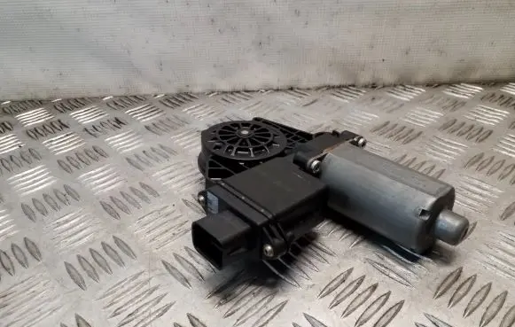 Mitsubishi Carisma Front door window regulator motor 0130821652 05072440 113888301