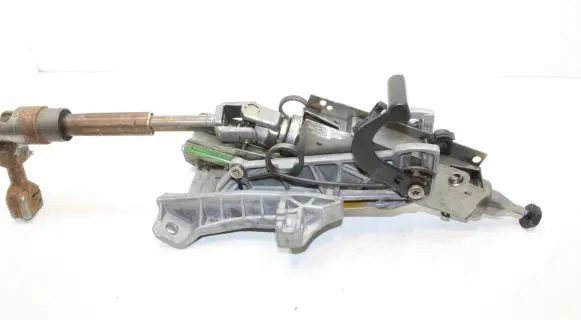 Ford Kuga I Steering rack mechanical part 8V413C529DB