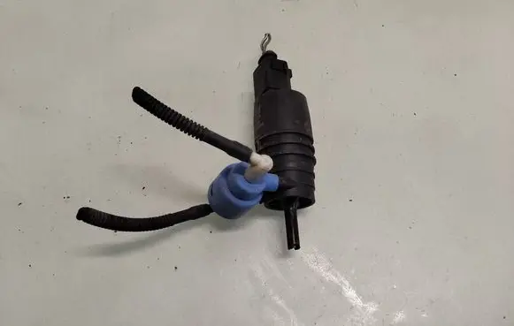 Porsche Cayenne (9PA) Windscreen/windshield washer pump 20190314