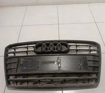 Audi A7 S7 4G Front bumper upper radiator grill 4G8853651