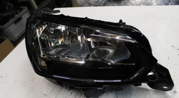 Peugeot 208 Headlight/headlamp 9823193880