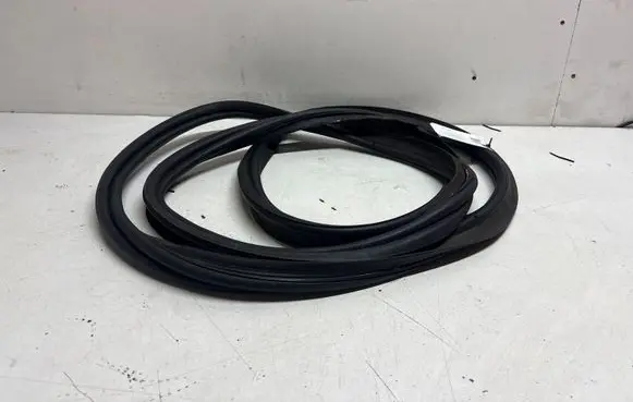 Mercedes-Benz ML W166 Trunk rubber seal (body)