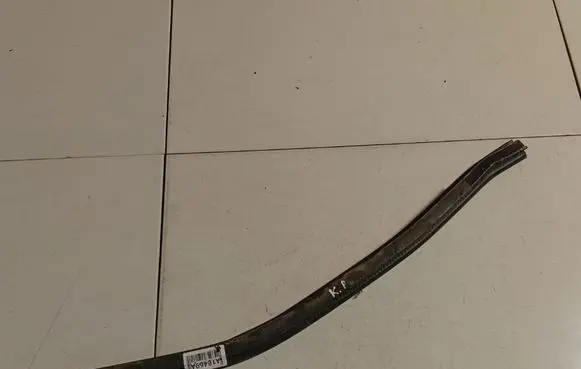 Citroen Jumpy Front door glass trim molding 
