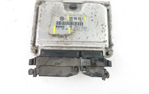 Volkswagen Polo III 6N 6N2 6NF Engine control unit/module 0261206001 030906032F