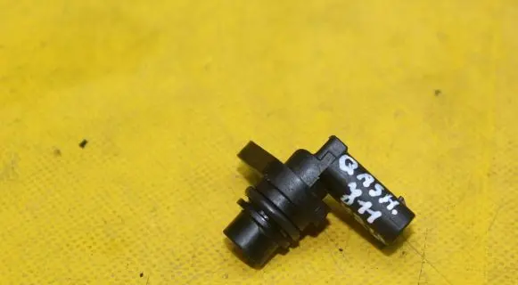 Nissan Qashqai Camshaft vanos timing valve 0281006421