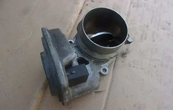 BMW 7 E65 E66 Throttle valve 780438402