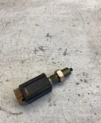 Nissan X-Trail T30 Brake pedal sensor switch