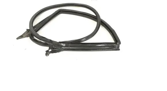 Mercedes-Benz GLA W156 X156 Rubber seal rear door 8T8833707