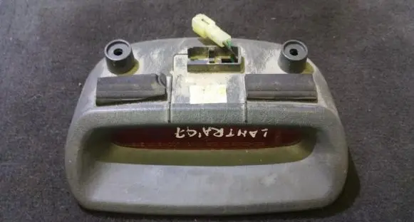 Hyundai Lantra II Third/center stoplight