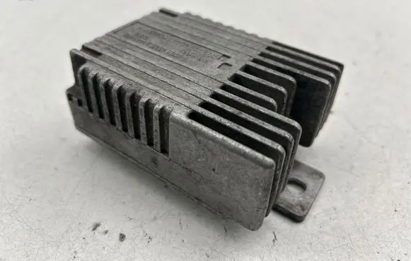 Mercedes-Benz E W211 Coolant fan relay A0275458032 E5001004 ESG300