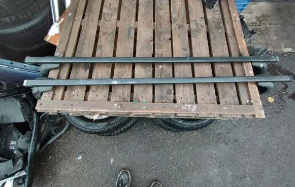 Volkswagen Transporter - Caravelle T5 Roof transverse bars on the 