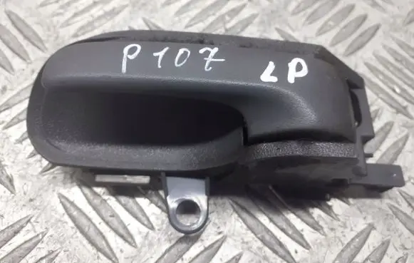 Peugeot 107 Front door interior handle