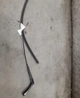 Volkswagen Golf Plus Front wiper blade arm 5M0955410C