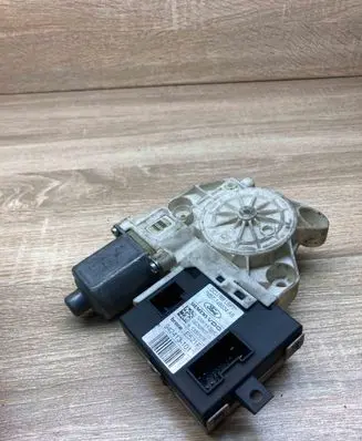 Ford C-MAX I Rear door window regulator motor 7M5T14B534AB 5WK11588D