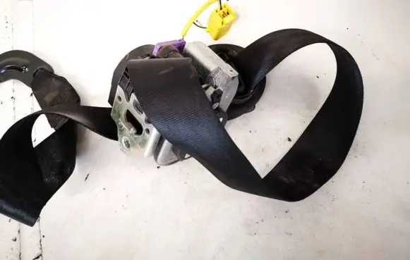 Volkswagen Golf Plus Front seatbelt 5m1857706