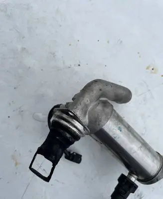 BMW X5 E70 EGR valve cooler 8507334 VPKAAH19206AE 045384005