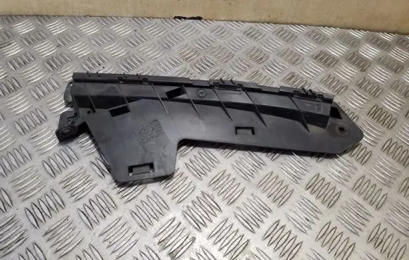 Volvo XC70 Front bumper mounting bracket 30796388