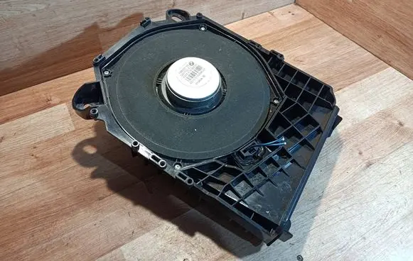 BMW 1 E81 E87 Subwoofer speaker 9143986 18820010 430407860051
