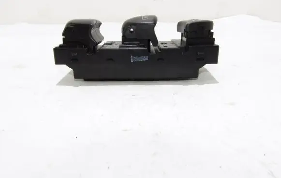 Nissan Qashqai Electric window control switch