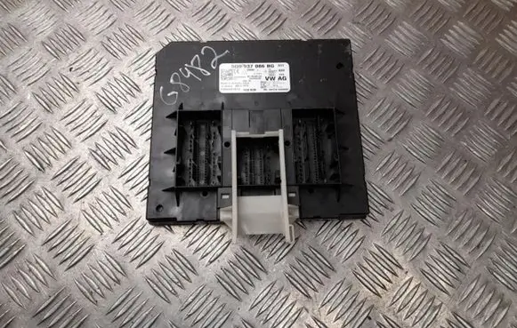 Volkswagen PASSAT B8 Comfort/convenience module 5Q0937086BG