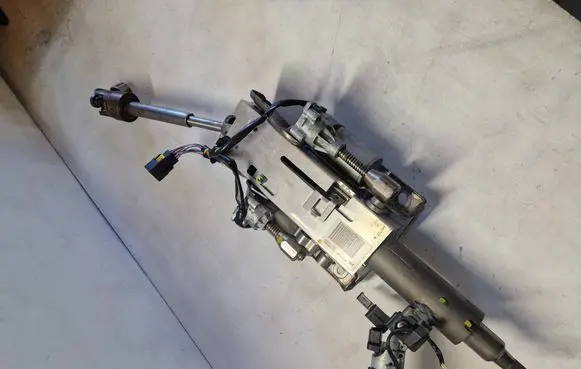 Citroen C6 Steering wheel axle 9685666580