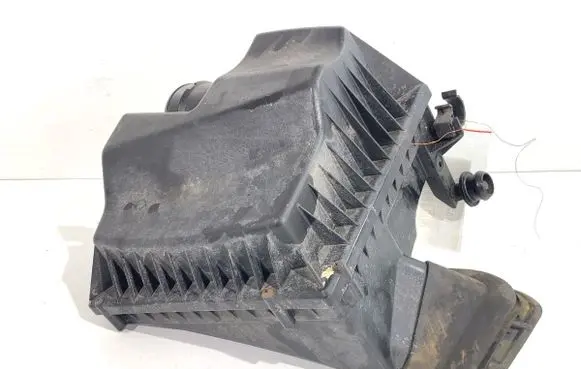 Chevrolet Cruze Air filter box 13272754