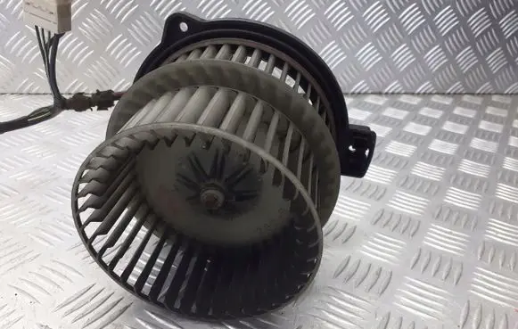 Toyota Yaris Front door blower motor 194000-1290