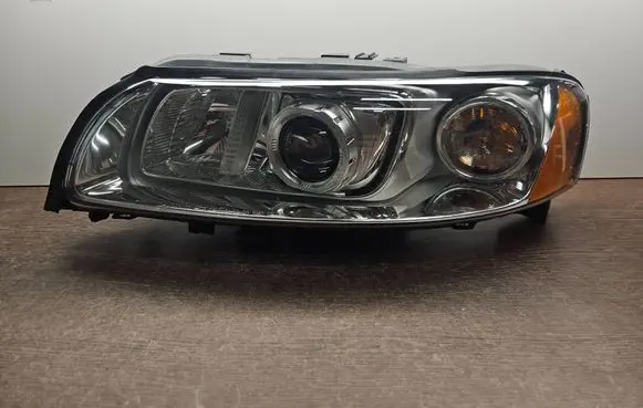 Volvo V70 Headlight/headlamp