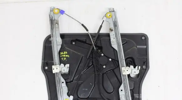 Nissan X-Trail T31 Front door window regulator with motor 