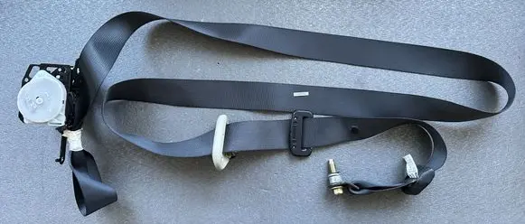 Nissan Patrol Y61 Rear seatbelt 88844VD200