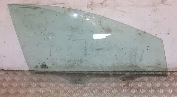 KIA Ceed Front door window glass four-door