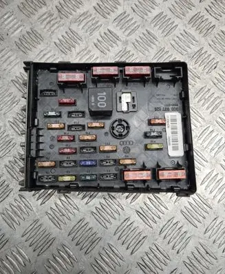 Volkswagen PASSAT B6 Fuse module 3C0937125 63592777