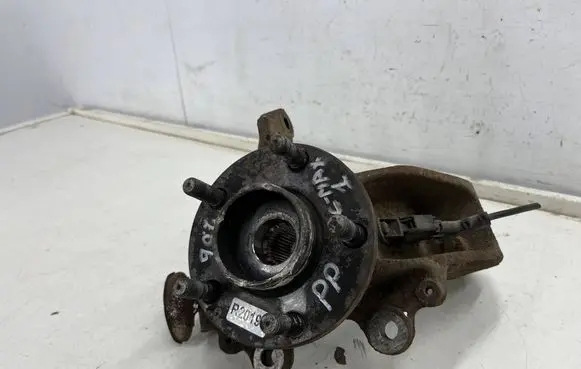 Ford C-MAX I Front wheel hub spindle knuckle 3m51-3k170-bh 3m51-3k170-dd