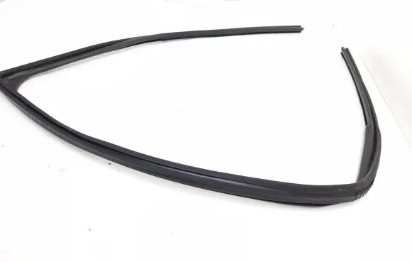 Dacia Lodgy Rubber seal front door window/glass 
