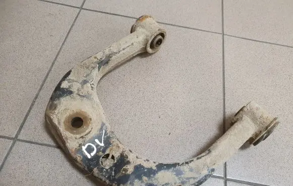 Toyota Land Cruiser (HDJ90) Front lower control arm/wishbone