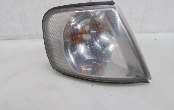 Audi A4 S4 B5 8D Front indicator light
