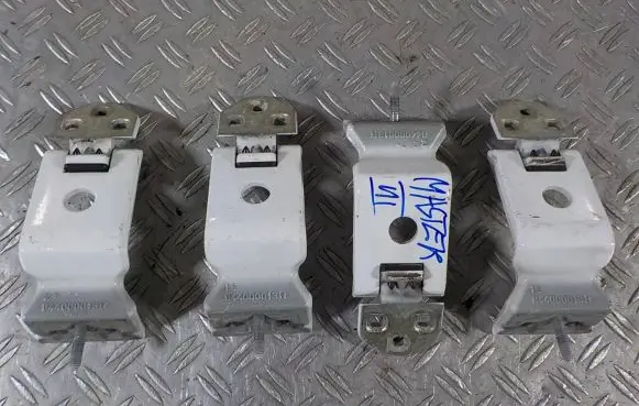 Rear door hinge set