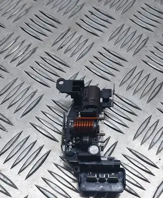 Toyota Avensis T270 Heater blower fan relay 