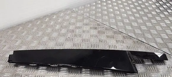 Land Rover Discovery 5 Rear side glass trim hy32255a81a